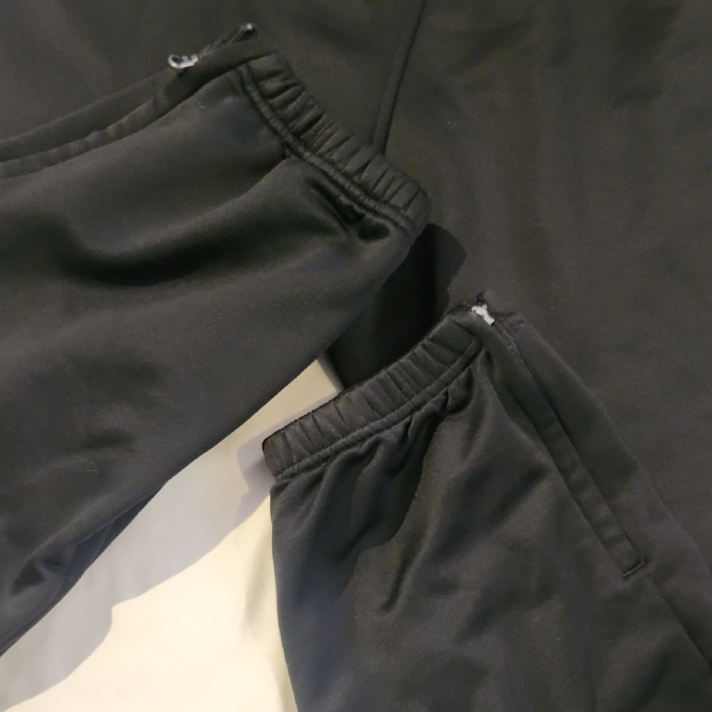 Under Armour Black & Gray Men's Joggers - Picture 4 of 5